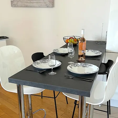 Rostro Apartment Paris